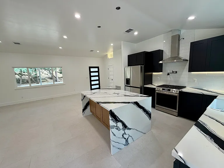 3658 Olive St — Photo 4