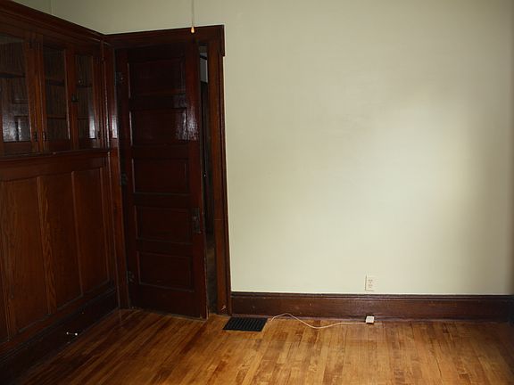 4th image of 1120 Academy St
