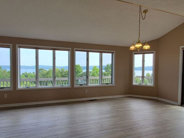 6390 Ridge Dr UNIT 4