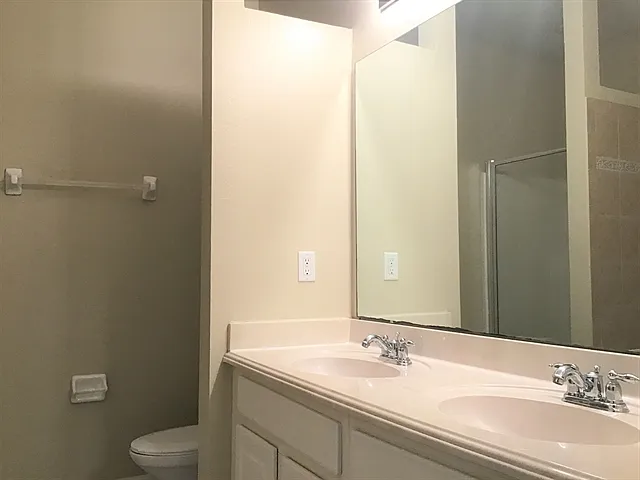 7713 Rex Hill Trl — Photo 10