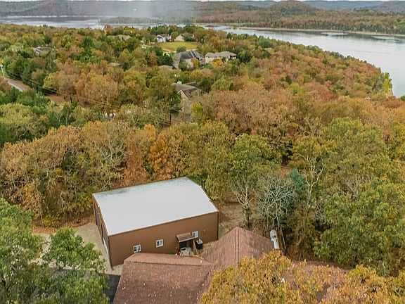 3rd image of 21 Rock Haven Ct