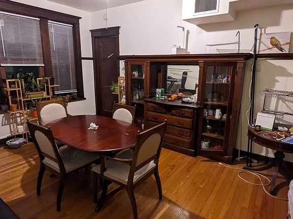 4th image of 1947 W Berteau Ave #2