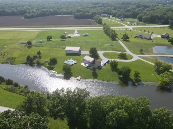 104 NE 11p Ln, Clinton, MO 64735