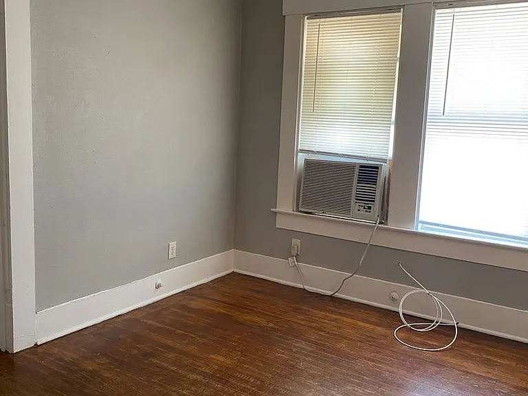 215 Paschal St — Photo 4