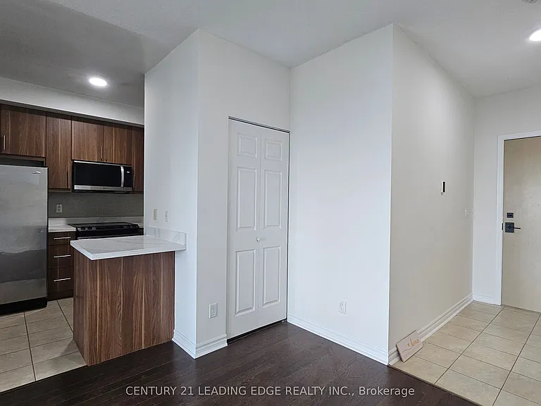 18 Holmes Ave #1915 — Photo 7