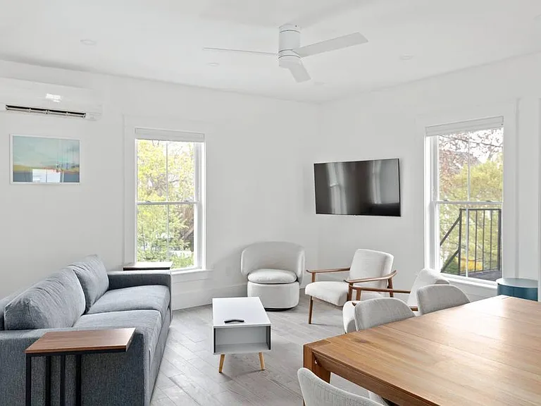 33 Pitt St #4 — Photo 16