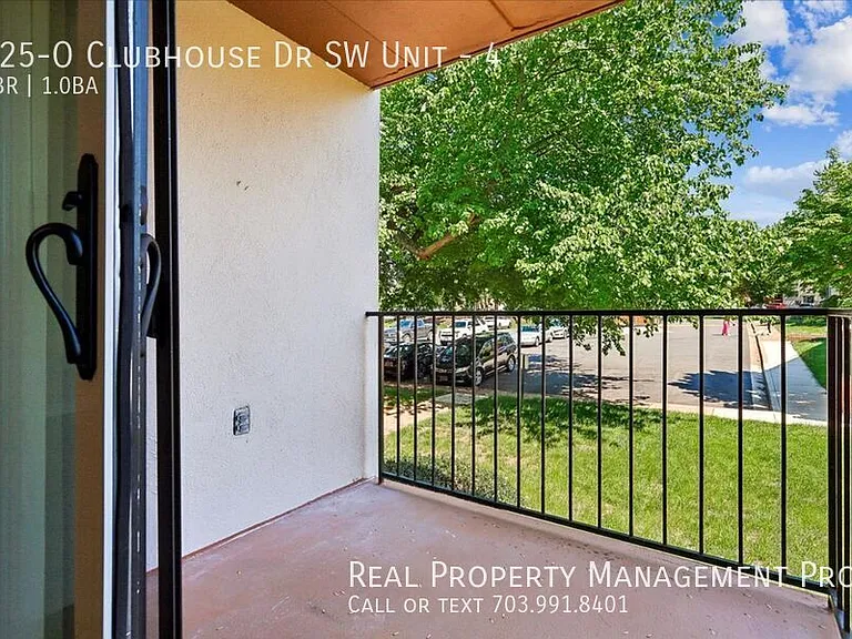 125O Clubhouse Dr SW #4 — Photo 18