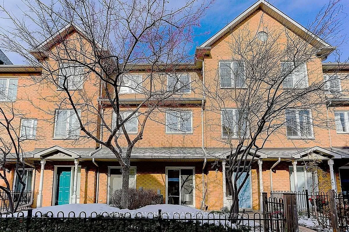 4 bed, $3,200 — Photo 1
