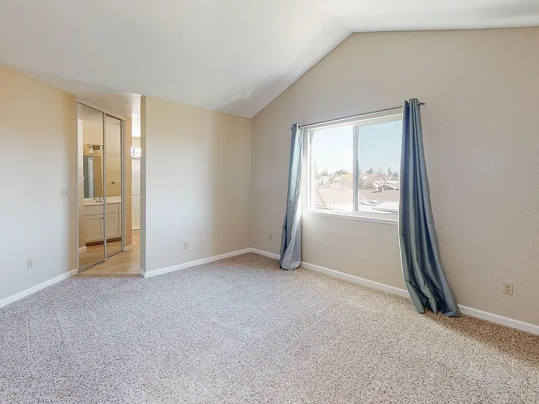 225 Leafwood Ct — Photo 18