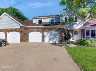 37 Willow Pkwy, Buffalo Grove, IL 60089