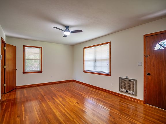 3rd image of 81 Wells St