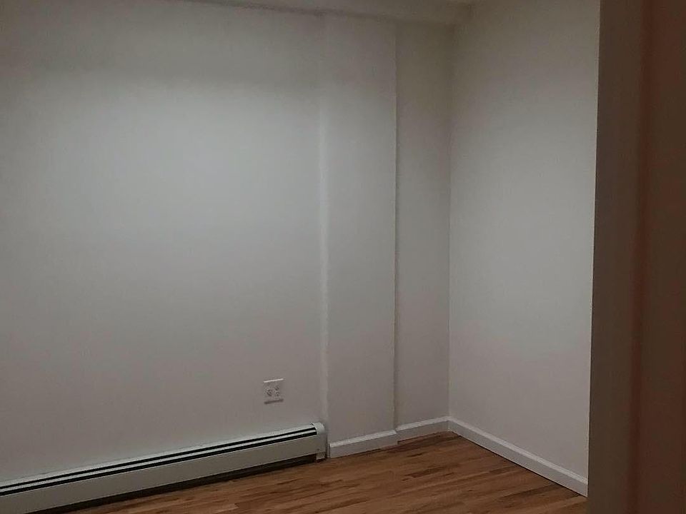 2nd image of 3230 Pearsall Ave