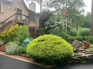 3067 Hutchinson River Rd, Phillipsburg, NJ 08865