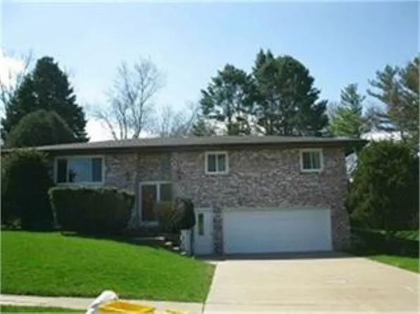1780 Horizon Ct, Dubuque, IA 52001