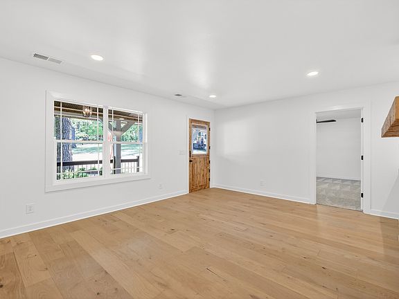 5th image of 2291 Cooks Rd