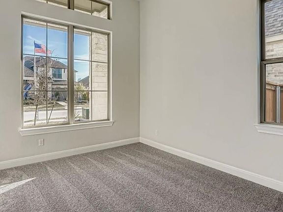 4th image of 553 Prickly Poppy Loop