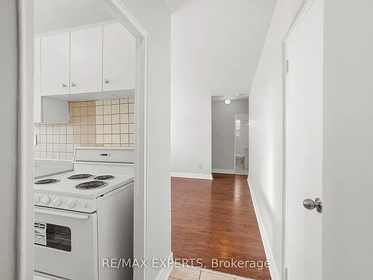 3261A Lakeshore Rd W #101 — Photo 37