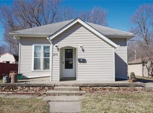 601 5th St, Perry, IA 50220