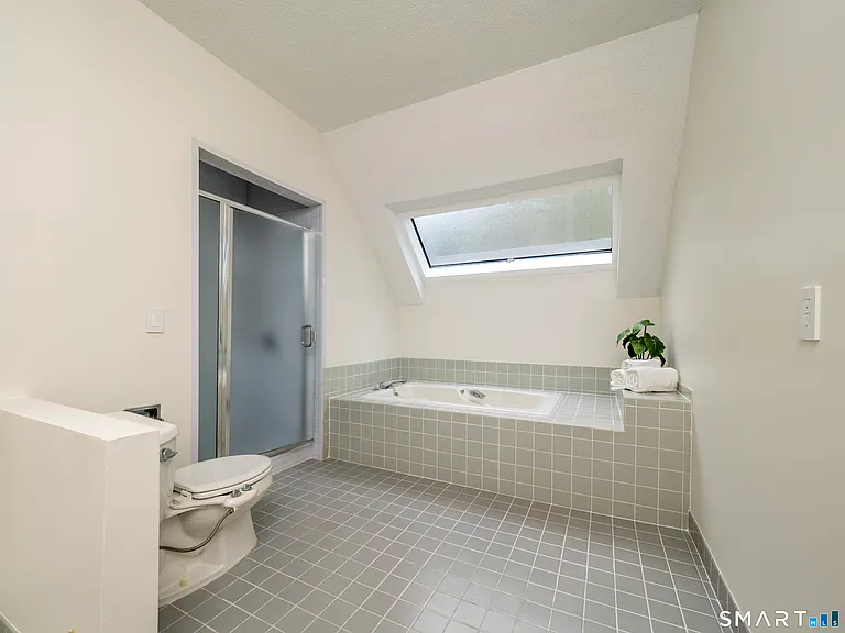 37 Wilton Crst #37 — Photo 19