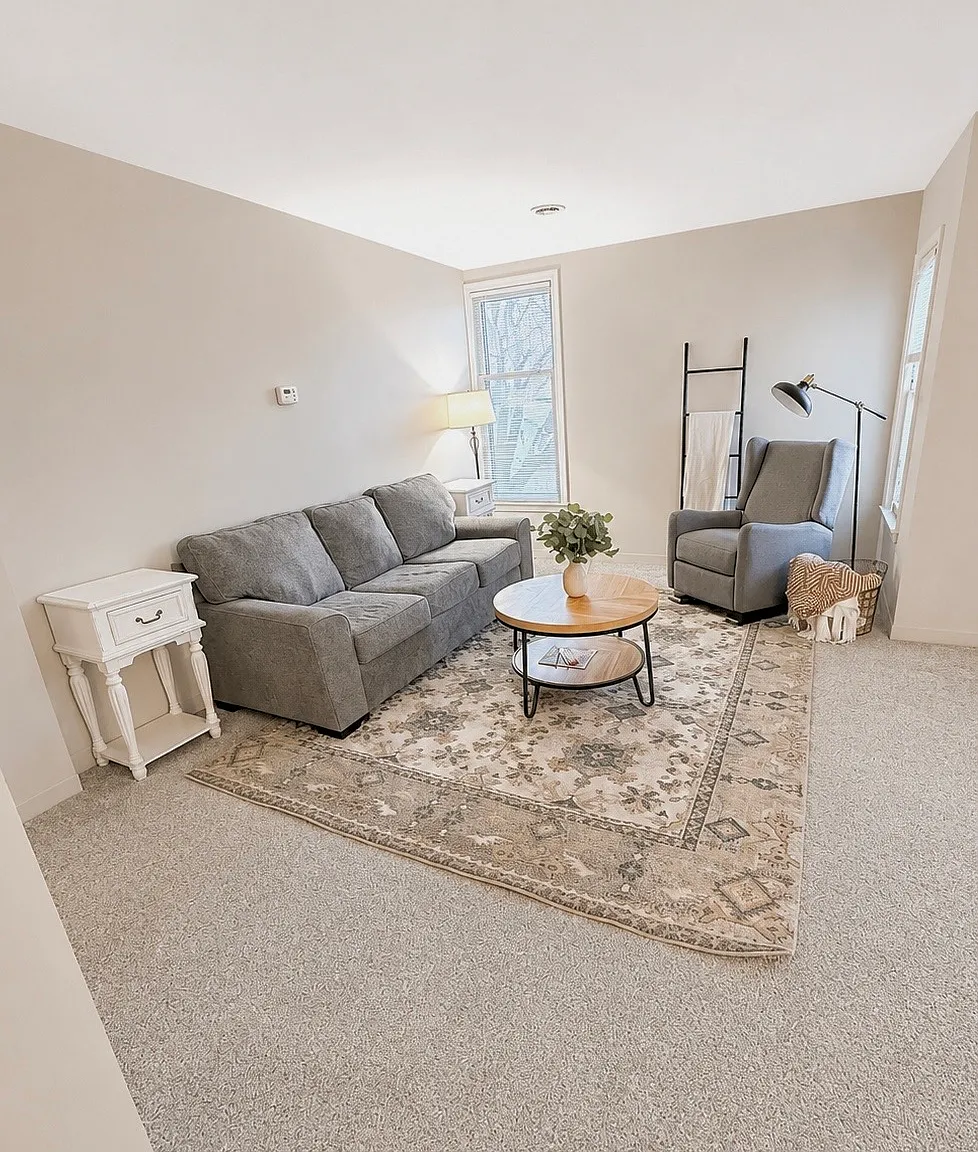 2 bed, 900 sqft, $1,400 — Photo 2