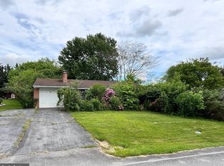 10913 Rosewood Dr, Hagerstown, MD