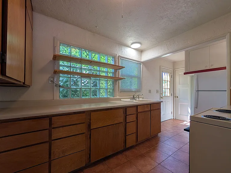 436 Mill St — Photo 4
