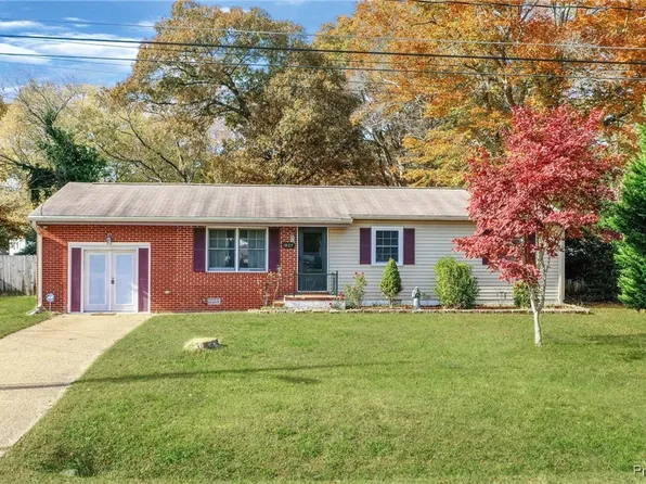 1807 Meadowview Dr, Yorktown, VA 23693