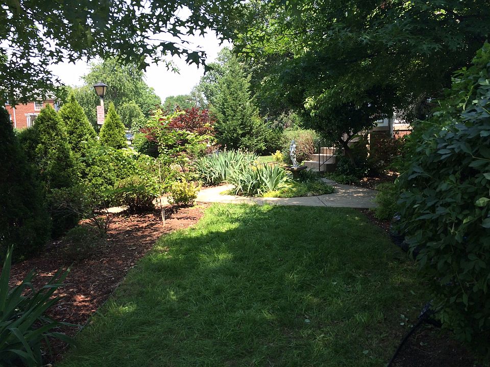 1st image of 2627 S Uhle St
