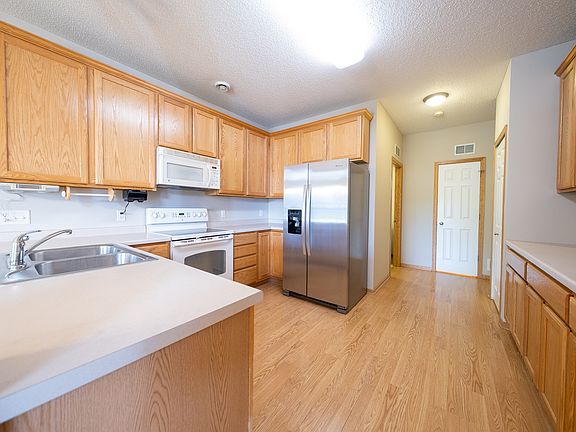 3rd image of 6642 Pine Crest Trl S