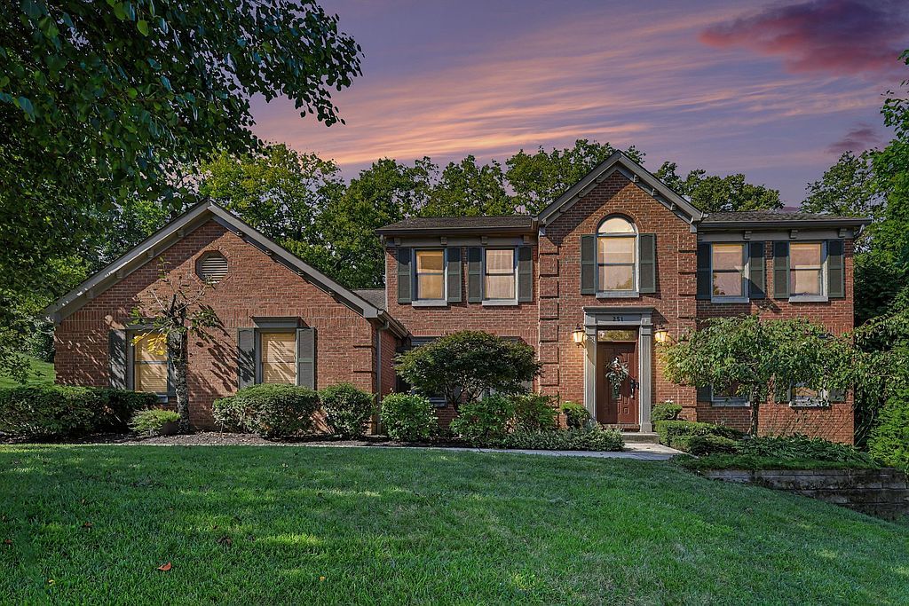 251 Farmington Dr - Property Image