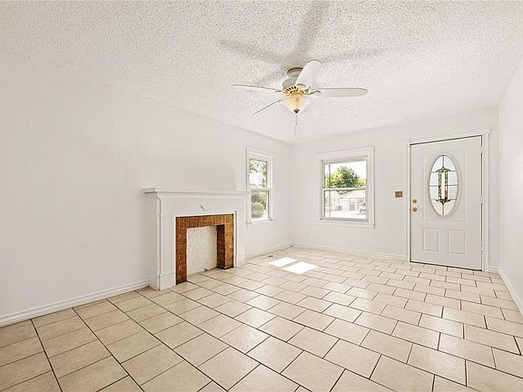 5th image of 3937 Thomas Dr