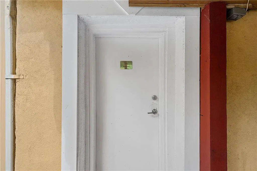 Studio, 1.0 bath, 700 sqft, $1,395 — Photo 2