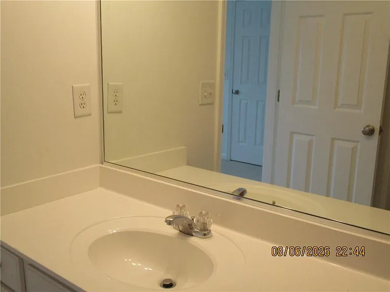 1112 Thornborough Dr — Photo 34