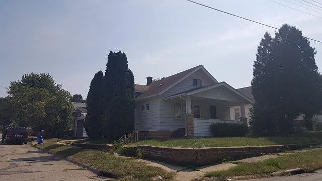 1202 18th St photo 1