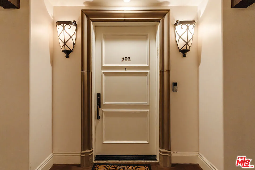 3 bed, 3.5 bath, 3110 sqft, $12,000 — Photo 4