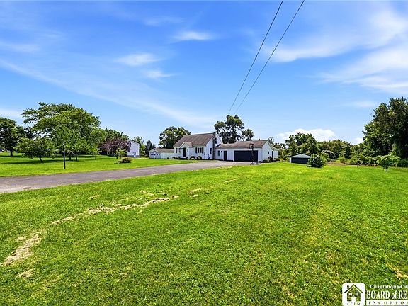 2nd image of 3388 Ridge Rd