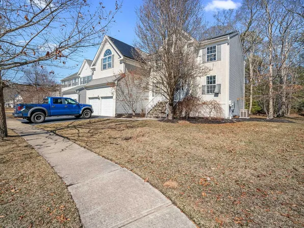 135 Kensington Dr, Galloway, NJ 08205