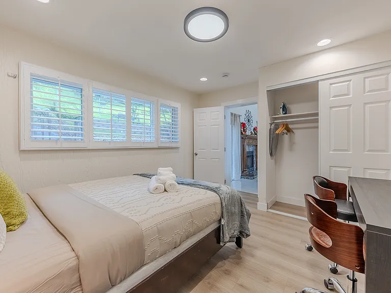 15877 Regalado St — Photo 32