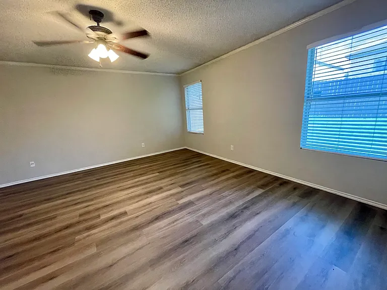 2321 Avalon Creek Way — Photo 14