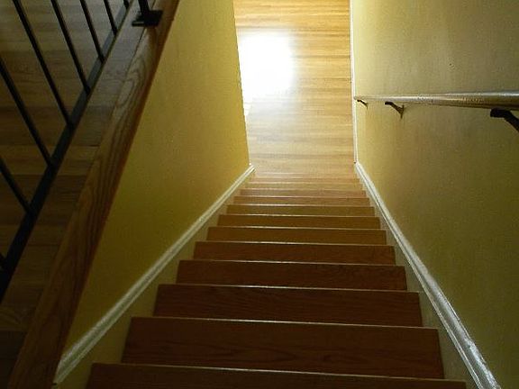 5th image of 3395 Benbow Ct