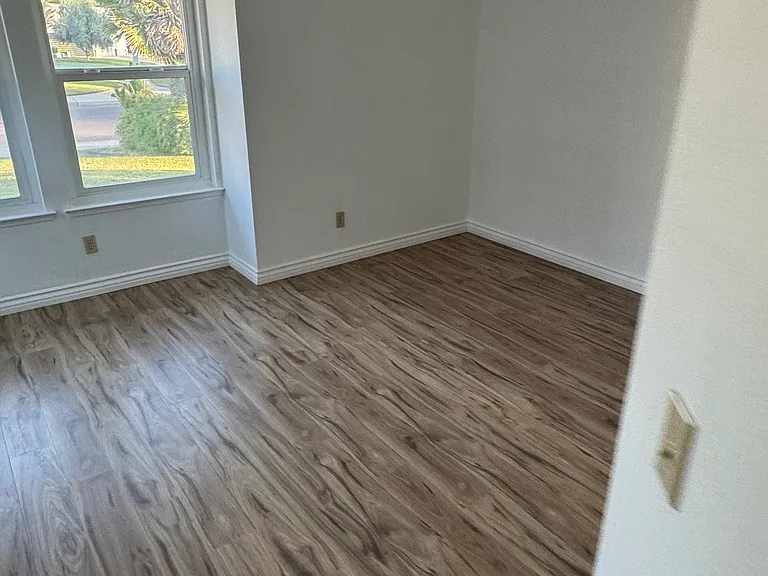 1187 Cabana Ct — Photo 26