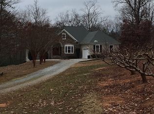 1404 Oak Grove Rd, Landrum, SC 29356