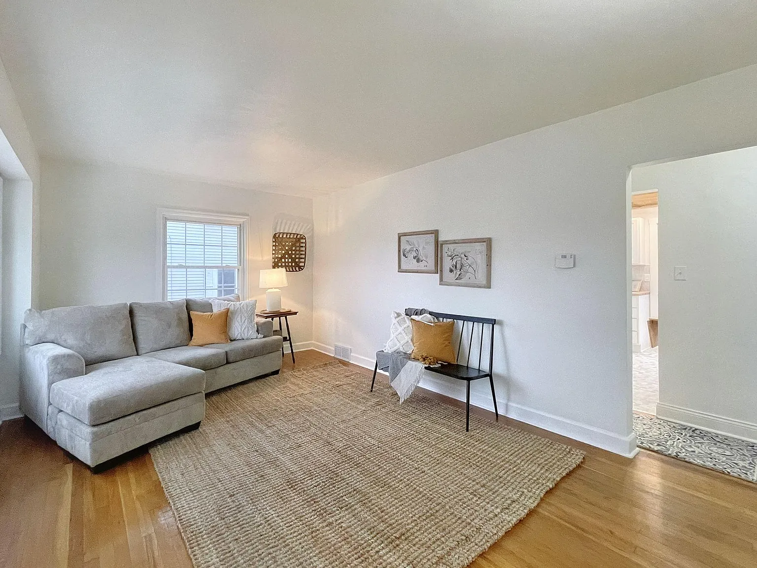 3 bed, 1263 sqft, $2,200 — Photo 3