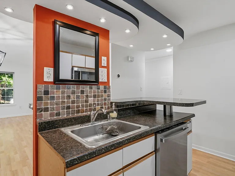2148 Jordan Ct — Photo 11