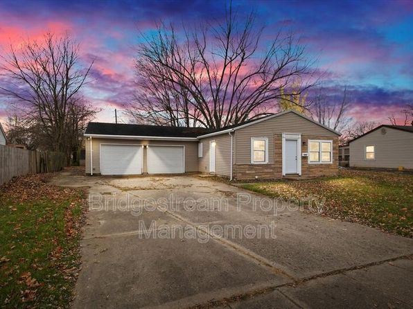 1833 Drake Dr