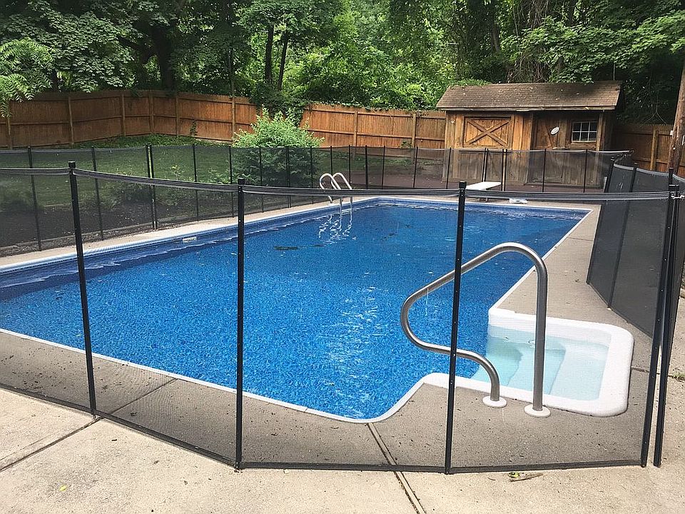 2nd image of 9 Elizabeth Ln