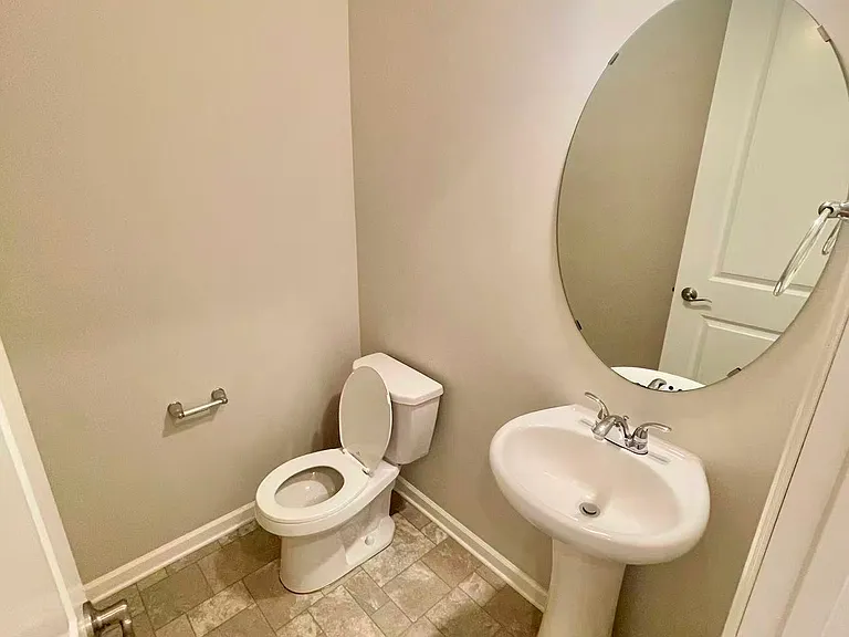 8018 Forestview Ln N — Photo 6