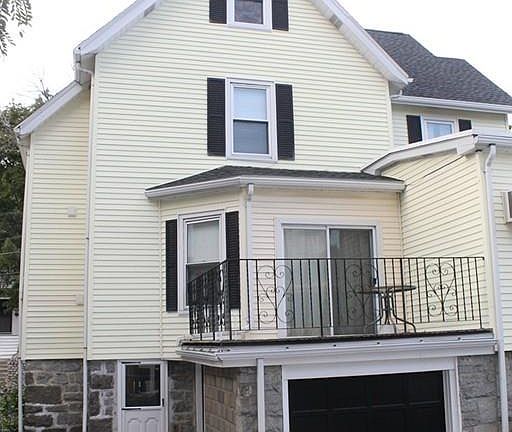 2nd image of 20 Gooch St
