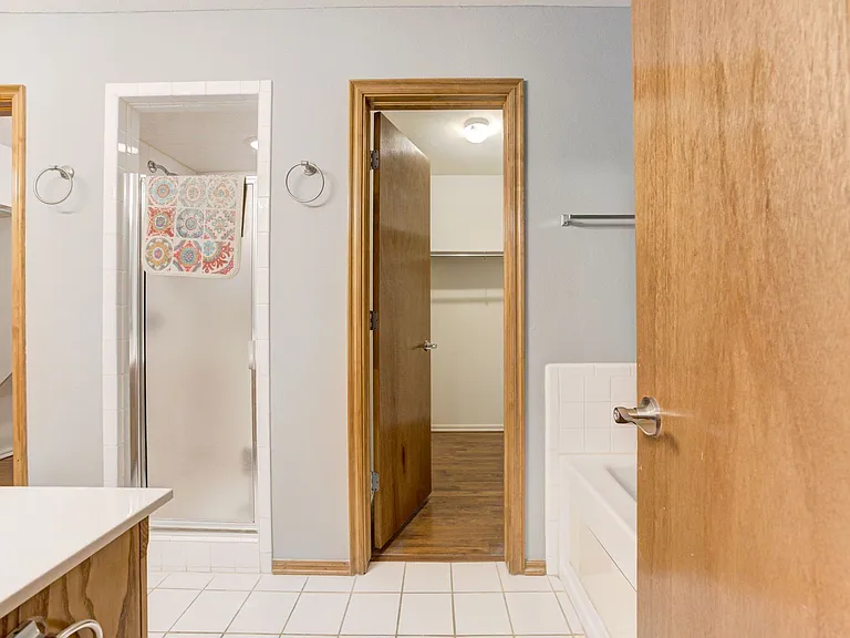 605 Eastview Dr — Photo 35