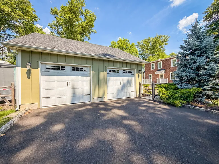 1237 Pine Grove Rd — Photo 31